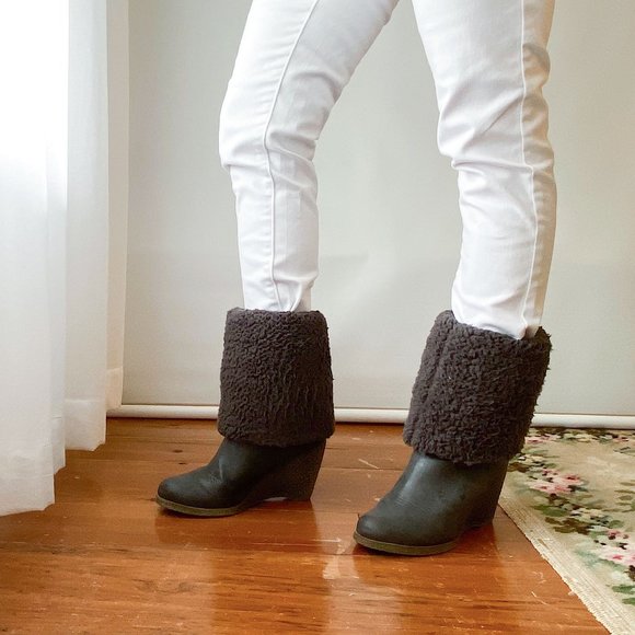 Steve Madden Grey Puffy Winter Heeled Boots - Picture 13 of 13